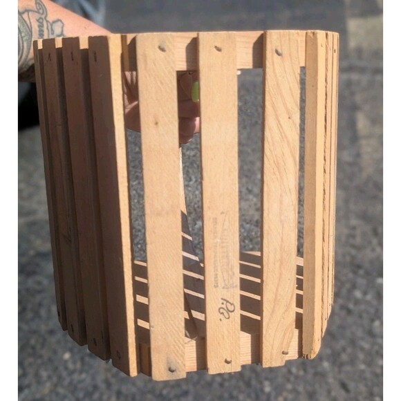 Vintage Sawmill Critters Wood Hand Painted Heart Hand Basket Made In USA - Picture 6 of 6